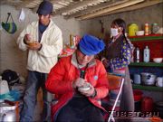 Тибетцы готовят цампу